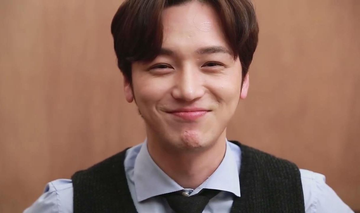 卞约汉,留胡子和不留胡子区别好大啊,哈哈