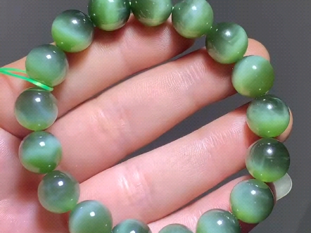 和田碧玉猫眼12mm17颗手串手链,俄碧老料 玉质细腻 脂粉油性十足 猫眼