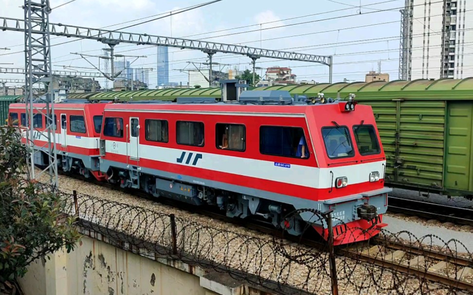 (柳州站)百色工务段金鹰jw-4接触网检修轨道车通过