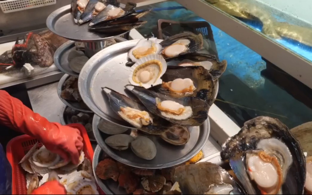 韩国街头海鲜大排档,这一整套行云流水的操作,太丝滑了!