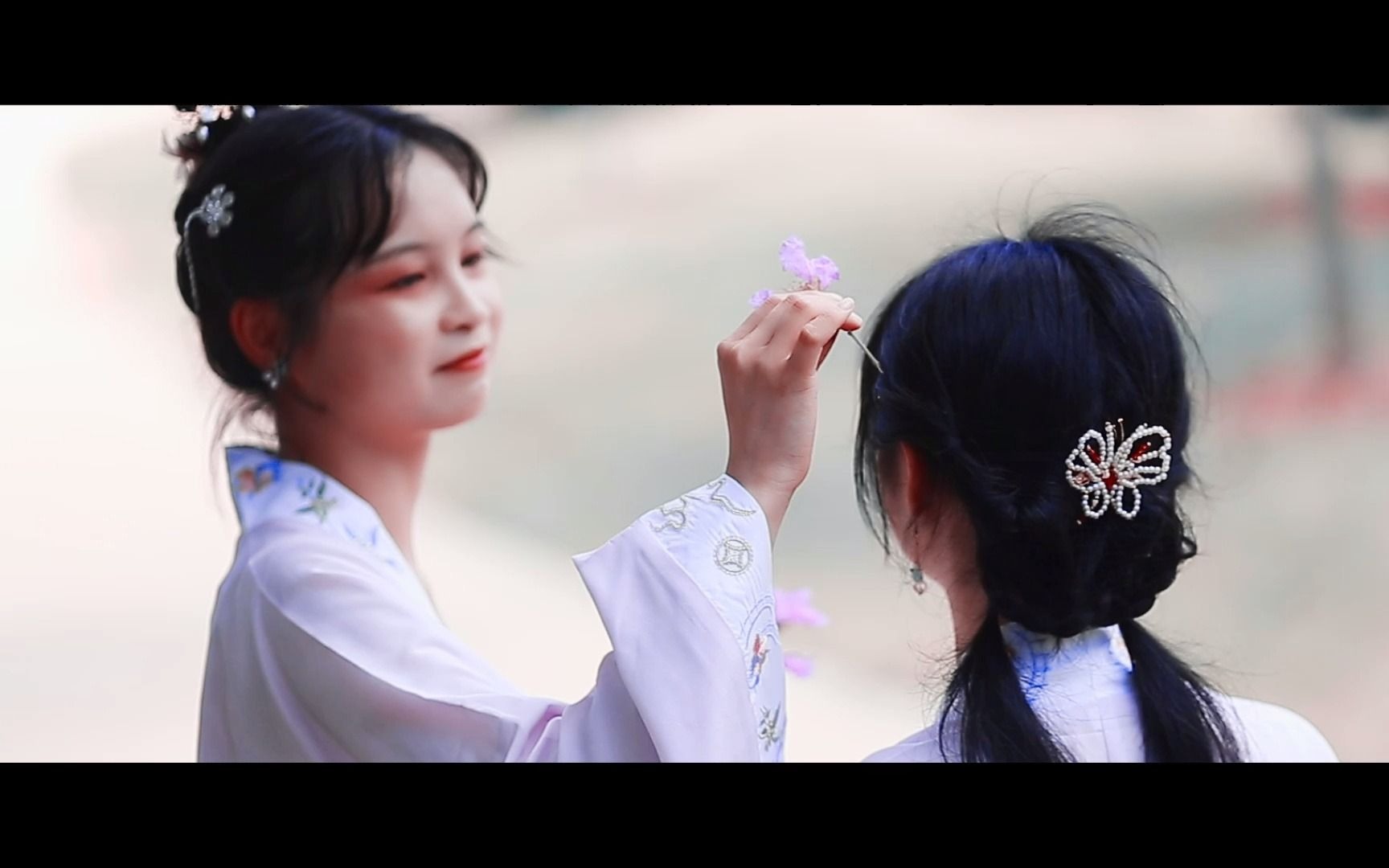 【汉服】一绵江风微拂素罗衫