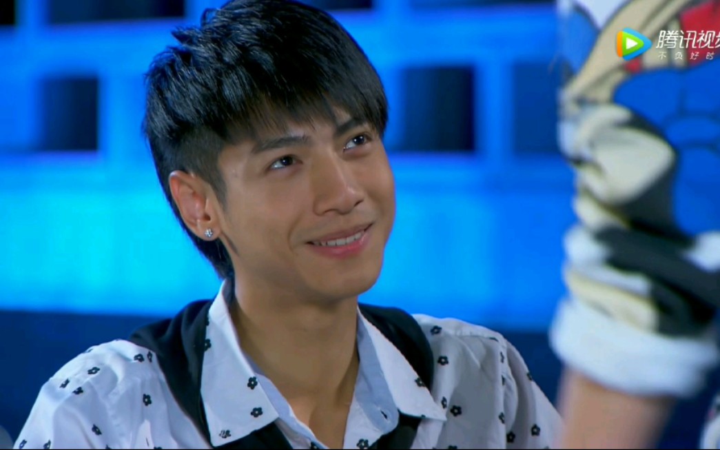 [夏日心跳]罗云熙小神学长cut28,以前明明也是能甜甜谈恋爱的,难道