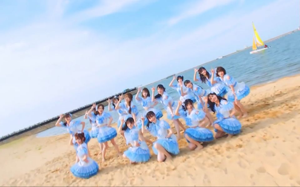 [图]【SNH48 VS AKB48】全盛期塞纳河VS社会队，两版《马尾与发圈》聚聚们PICK哪个？可惜SNH48再也排不出这种神仙阵容了！