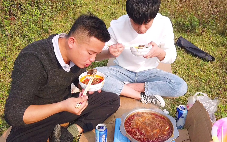 在户外吃火锅真的太爽了!