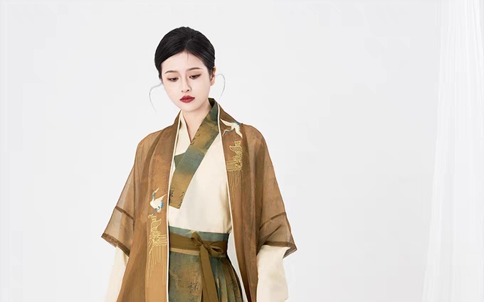 汉服上新资讯:昼雪---苑春/瑞鹤图 改良立领衬衫/印花马面裙/仙鹤刺绣