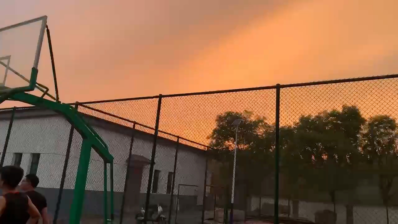 球场的夕阳