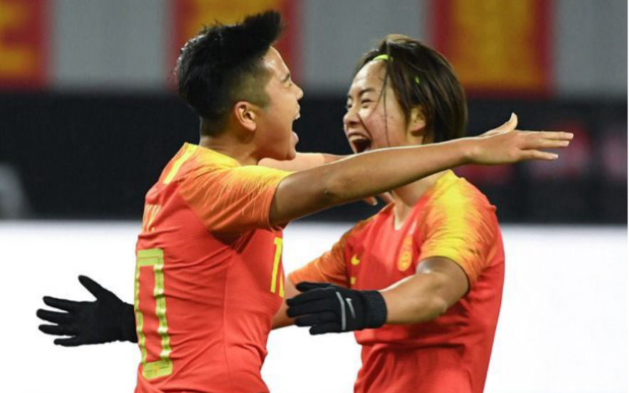 被贾导弃用的另一悍将曾为王霜出头她是女足暴力前锋李影