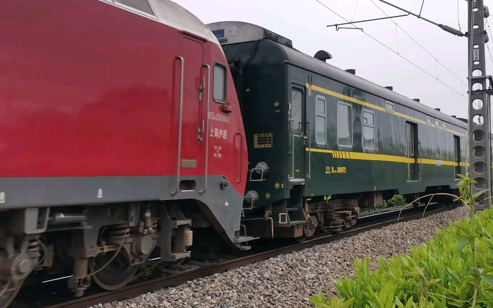 沪昆铁路实拍:电力客车t26次(南宁-上海南)松江通过!