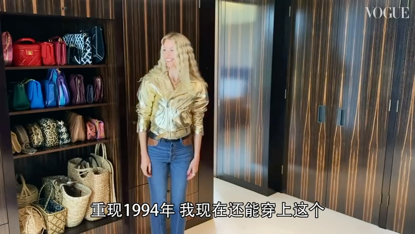 [图]作为五大超模之一的德国超模Claudia Schiffer，五十岁依旧风采夺目