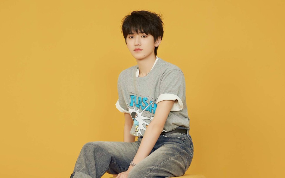 宋亚轩怪美的直拍