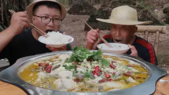 四川名菜“酸菜鱼”教程来了，这么做汤白肉嫩，鱼肉滑嫩爽口