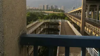 K1205次通过西江大桥