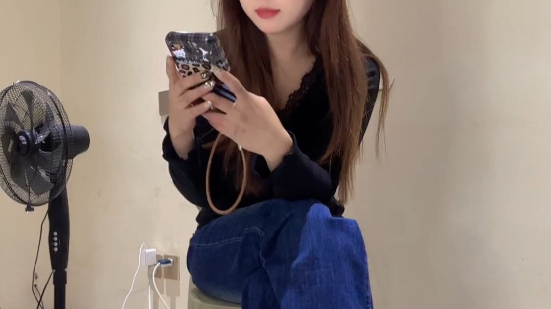 2025-12-11 20-35-25 聊天