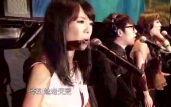 [图]2012-6-22刀郎成都演唱会手心里的温柔云朵和声