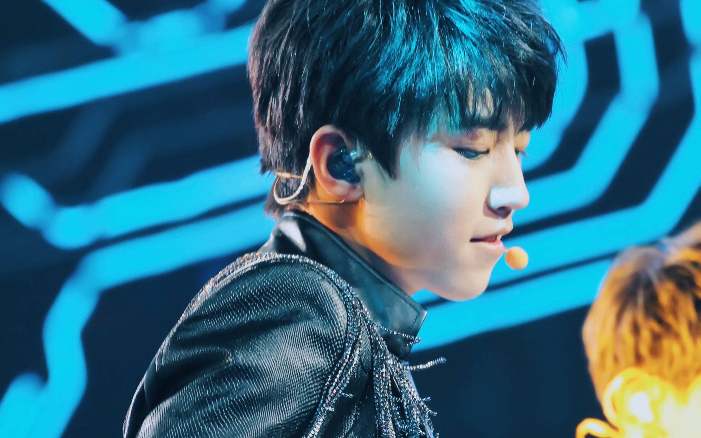 alone(王俊凯舞蹈混剪 16生日会 17生日会 三周年solo)