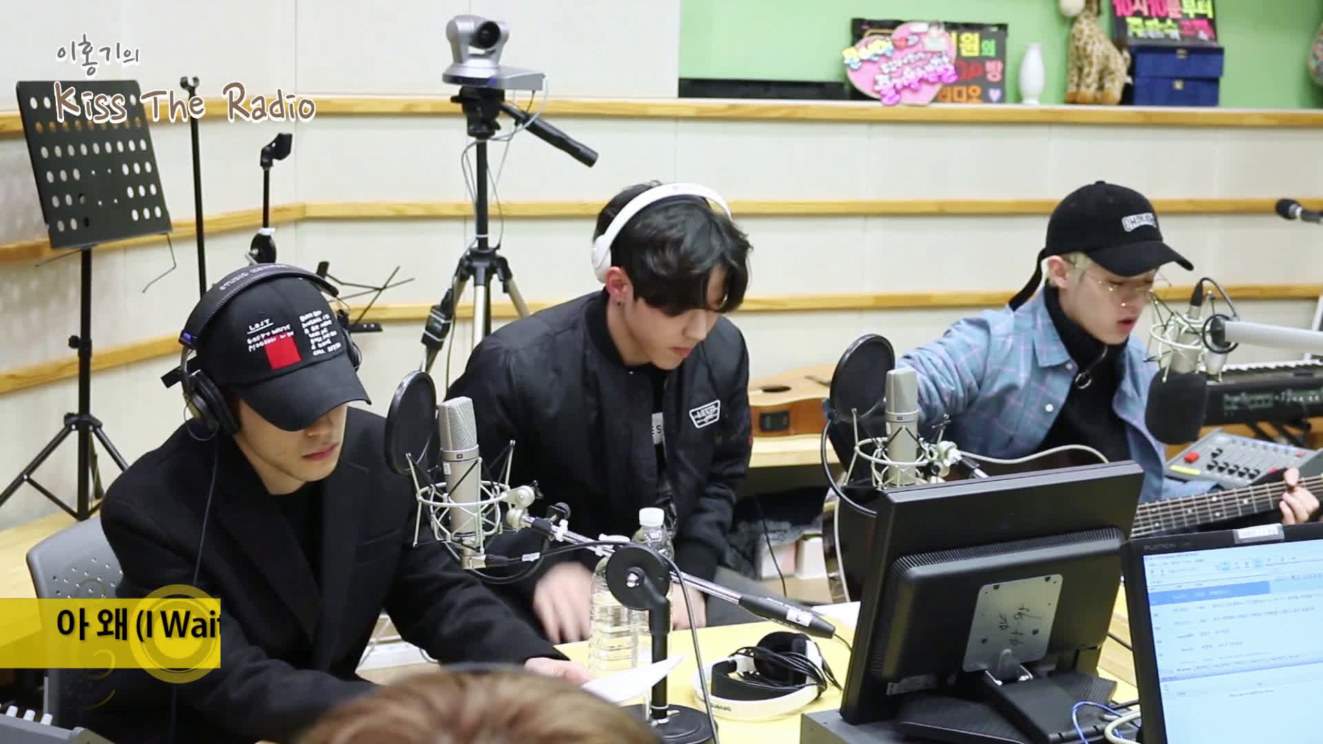 [图]DAY6 - 170113 Kiss The Radio - I Wait