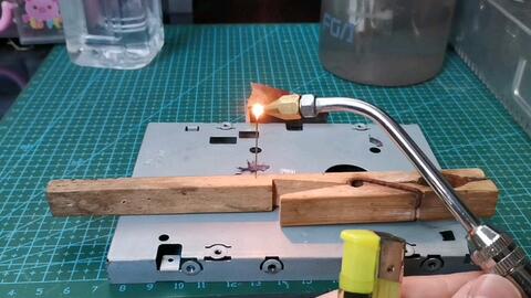 自制电解水氢氧焊机vs石英玻璃 哔哩哔哩 Bilibili