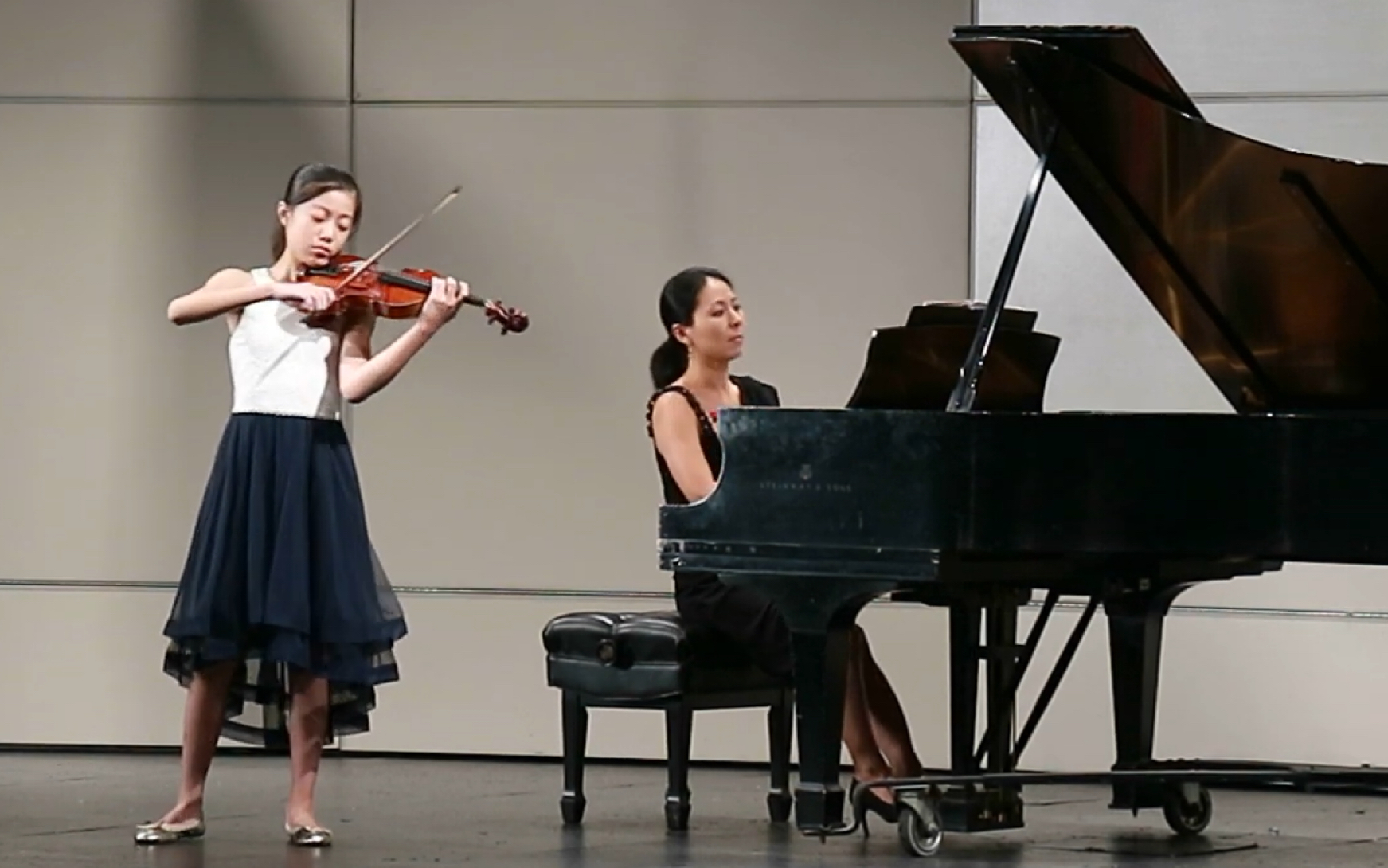 [图]Hannah Tam 谭允静 & 维尼亚夫斯基-d小调第二小提琴协奏曲 第二三乐章 Wieniawski violin contcerto D,2.3.rd