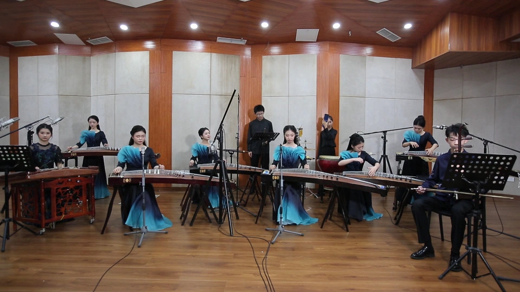 中国音乐学院附中“清音雅乐”民族室内乐团精彩演绎《铁马秋风》，感谢老师的辛苦付出，孩子们，继续加油???