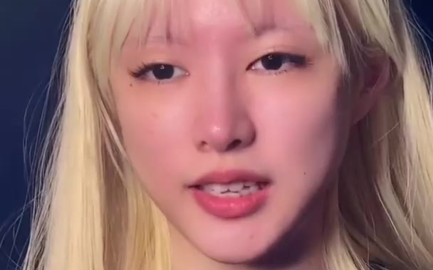 当一个优雅烂漫的人画中人仿妆花吐症迪奥668惊艳红