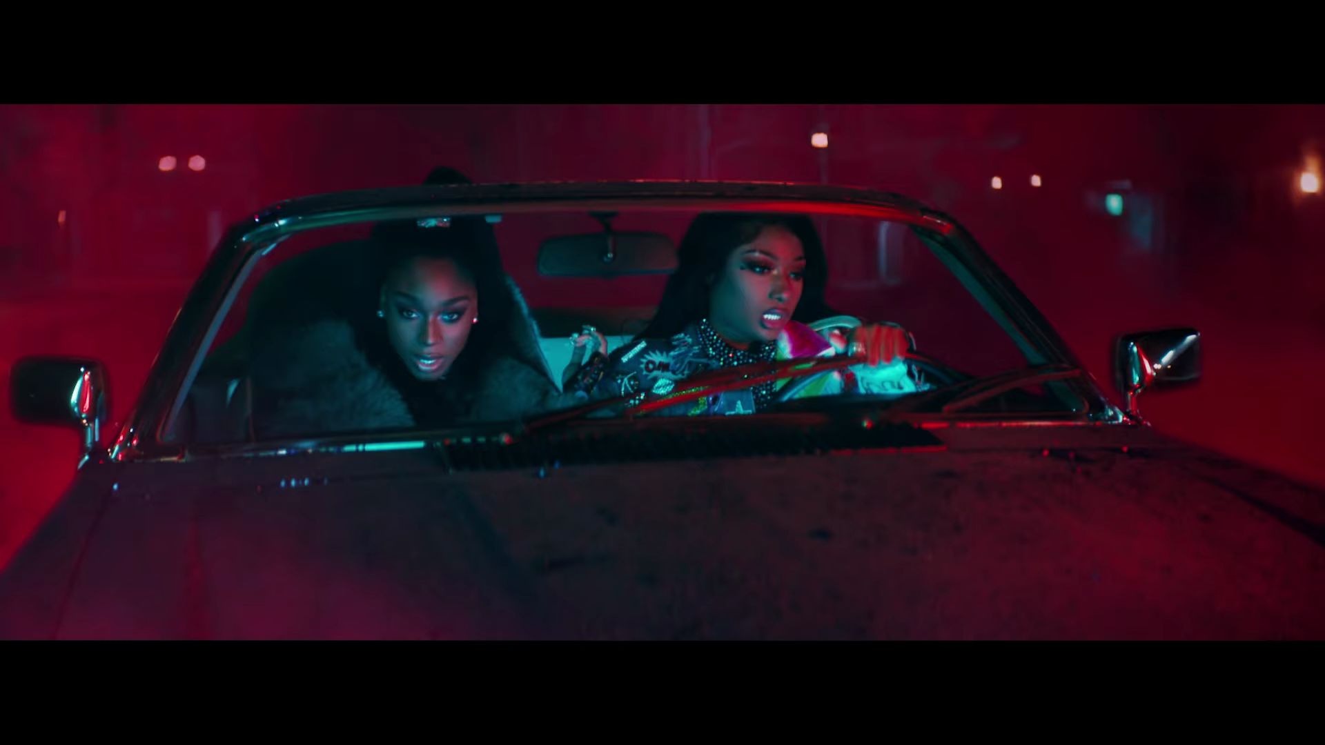 [图]梅根Megan Thee Stallion & Normani 电影《猛禽小队和哈莉奎茵》原声带歌曲"Diamonds"官方MV