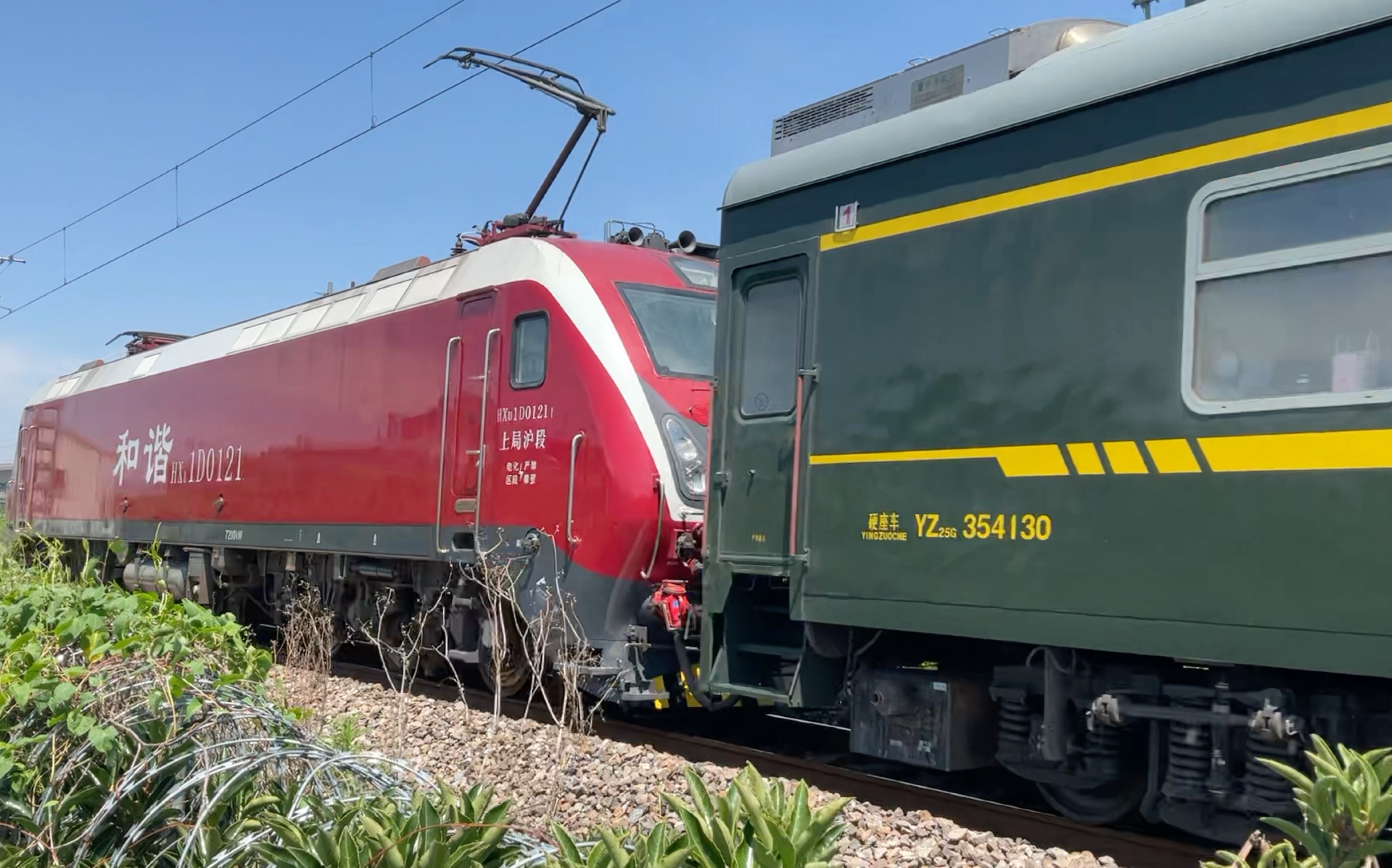 降弓神车k1806通过松江中山东路机位_哔哩哔哩_bilibili