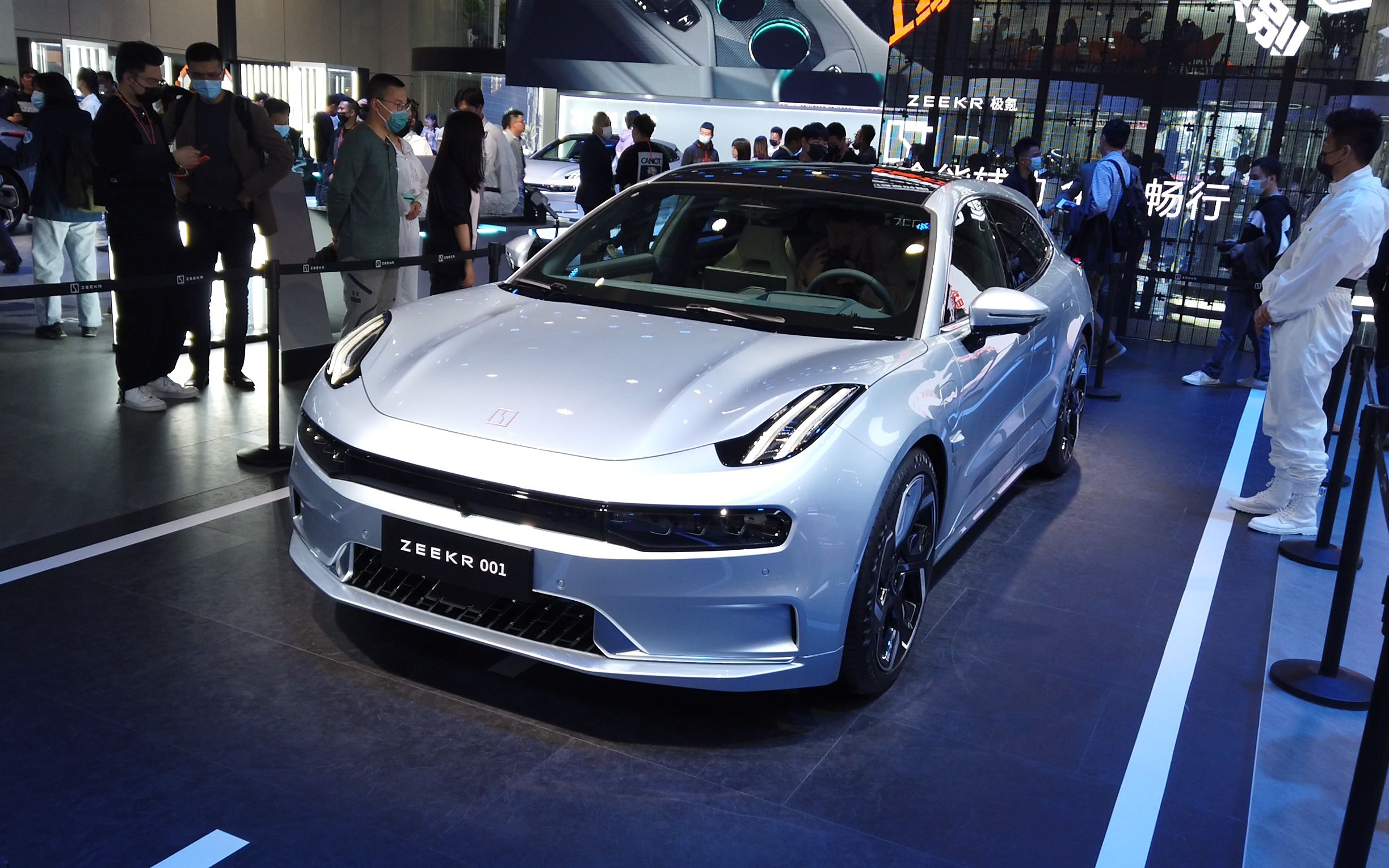 上海车展实拍极氪001顶配36万元38秒破百续航606公里