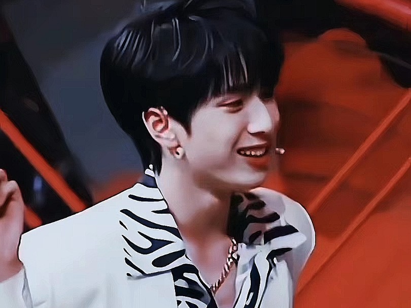 【严浩翔】巧了你也穿了白色入镜