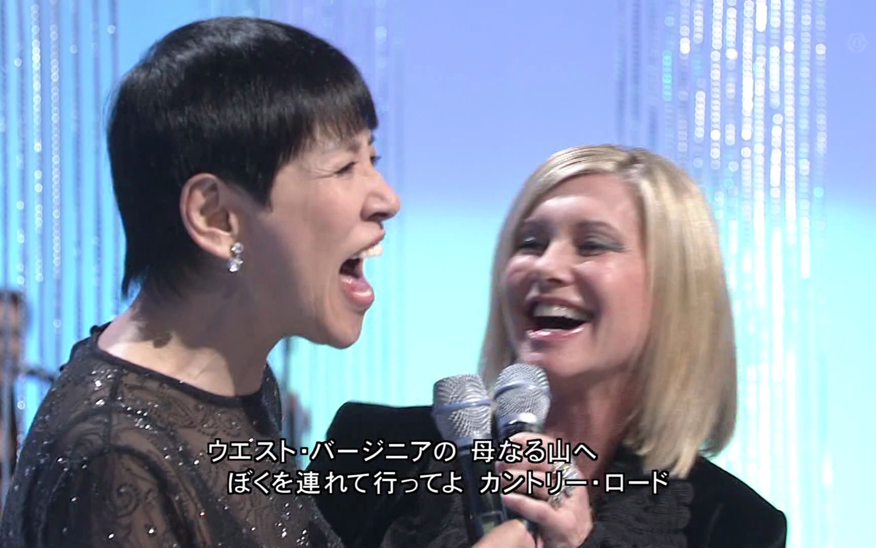 [图]【Olivia Newton-John & 和田アキ子】Take Me Home Country Roads 2010.11.13