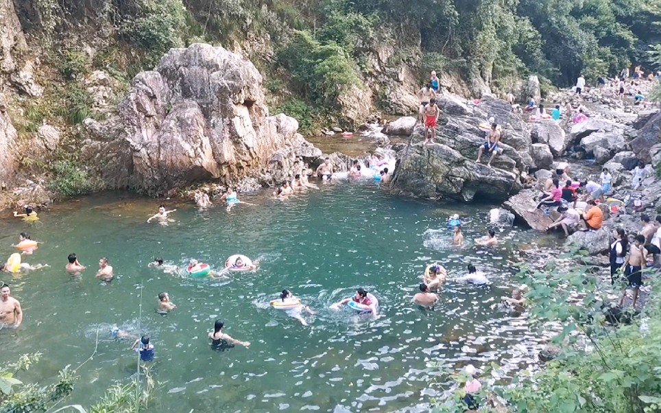 [图]广东韶关始兴深渡水，避暑游泳胜地，纯天然的流动山泉水，清澈见底，关键是免费，免费，免费的