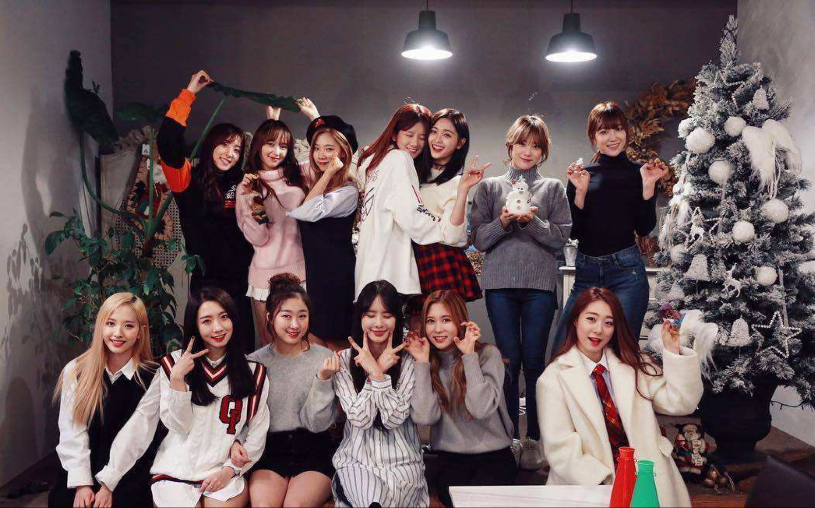 「宇宙少女」等一个13人