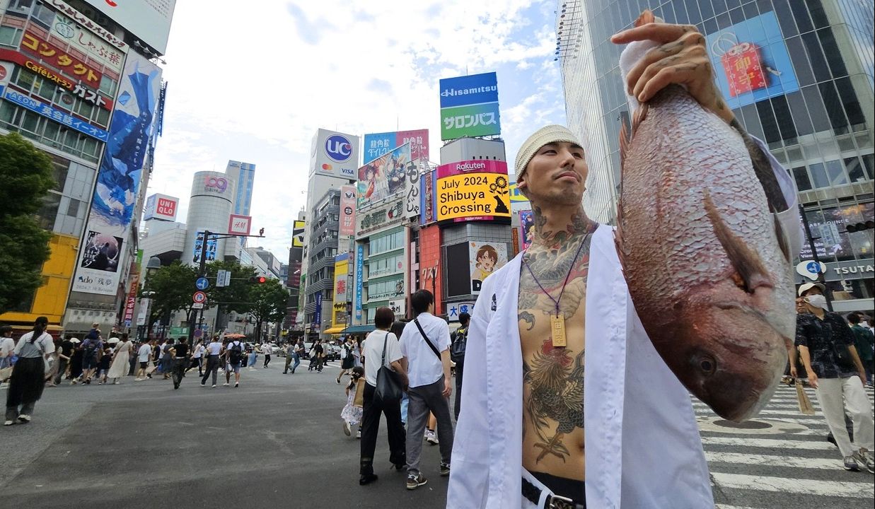 【日本美食】技艺精湛的纹身厨师,看起来很严厉,但实际非常有趣且充满爱的居酒屋哔哩哔哩bilibili