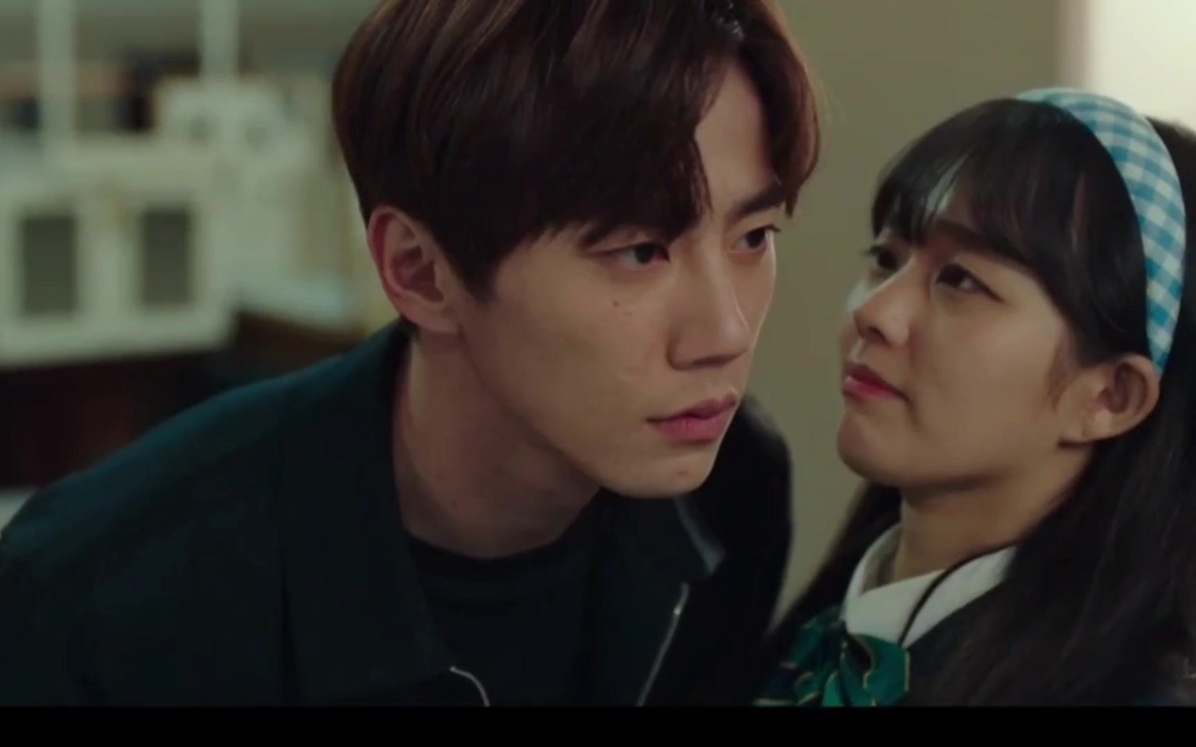 韩剧模仿:权力吃醋闹脾气,玛荷一个吻就哄好了