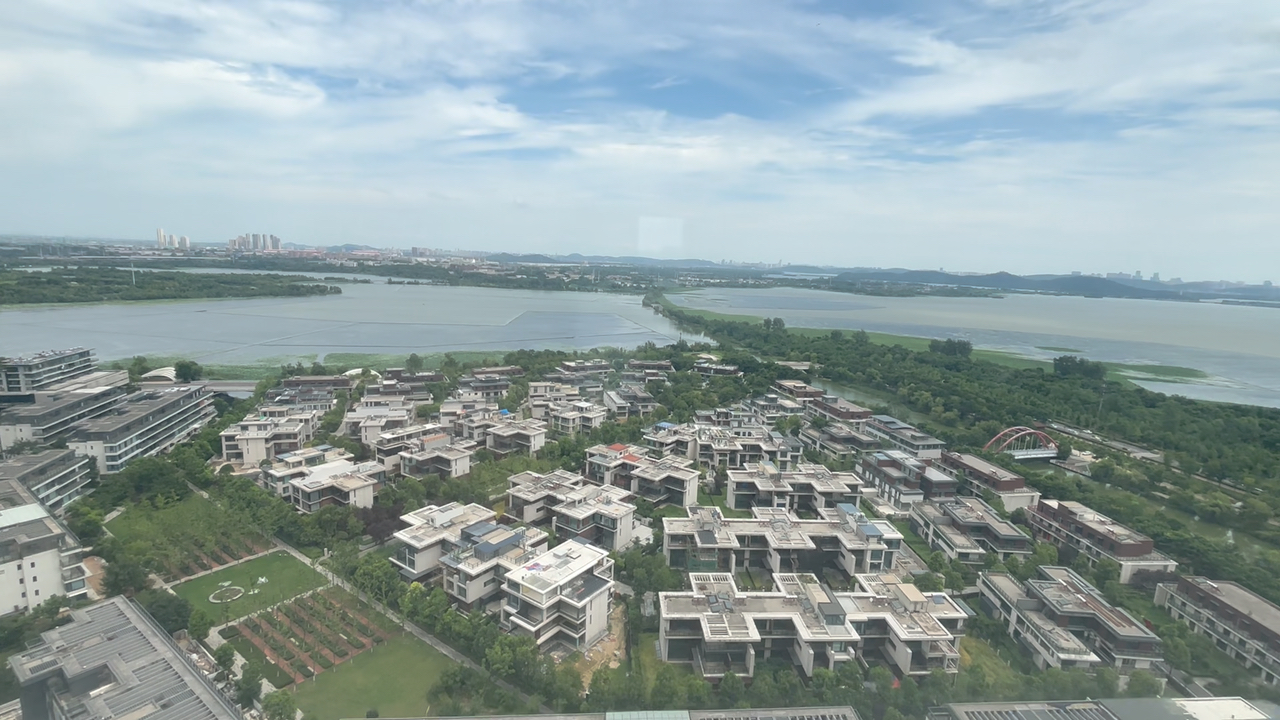 武汉华侨城原岸一线湖景房无遮挡豪装拎包入住未入住