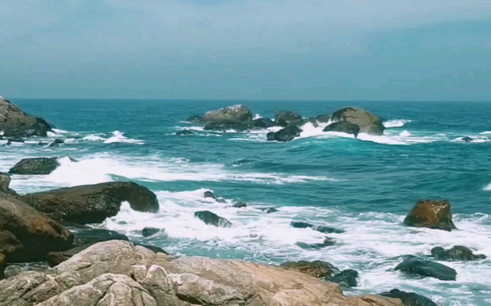 海天一色沧浪逐波