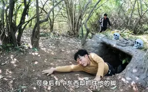 男人农田睡午觉，一个不明生物却抓住了他的脚