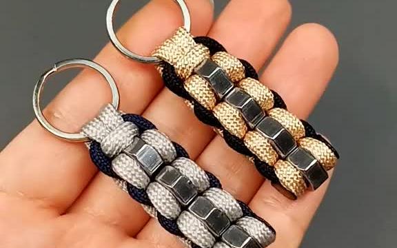 伞绳编织螺母钥匙扣,很好玩的手工小挂件