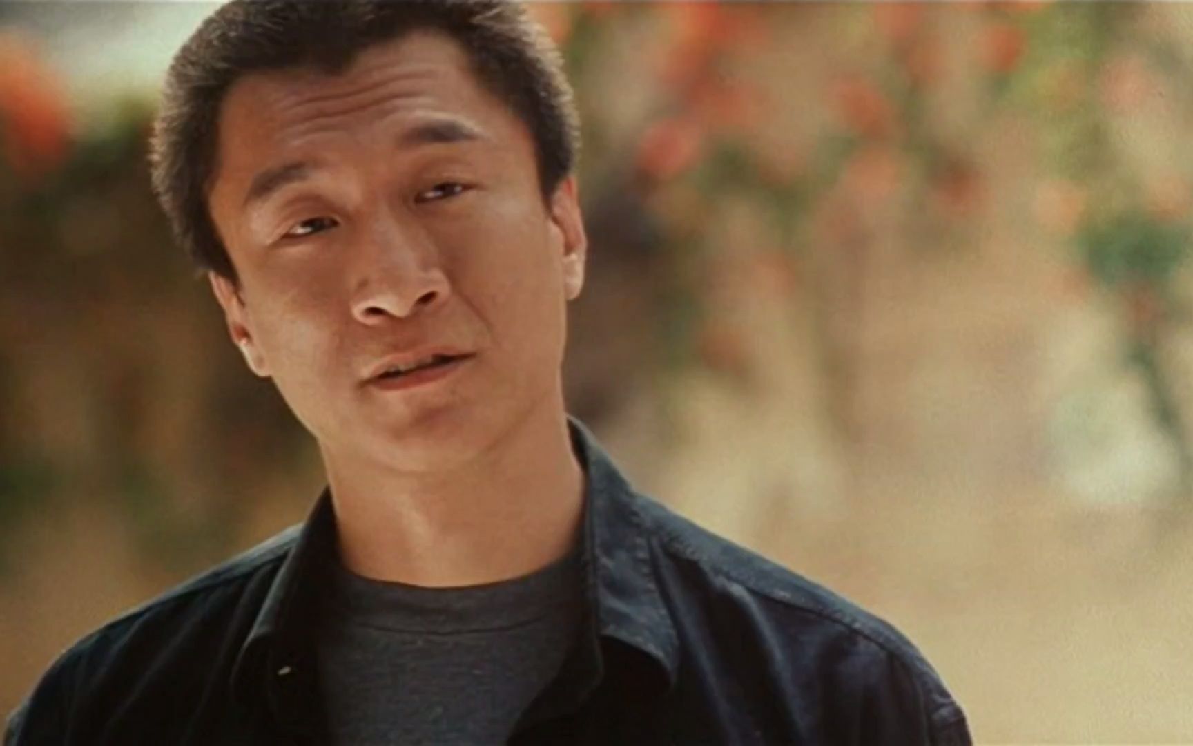 周渔(巩俐)和孙红雷最后一次分别的场景,自始至终雷哥都是一个备胎的