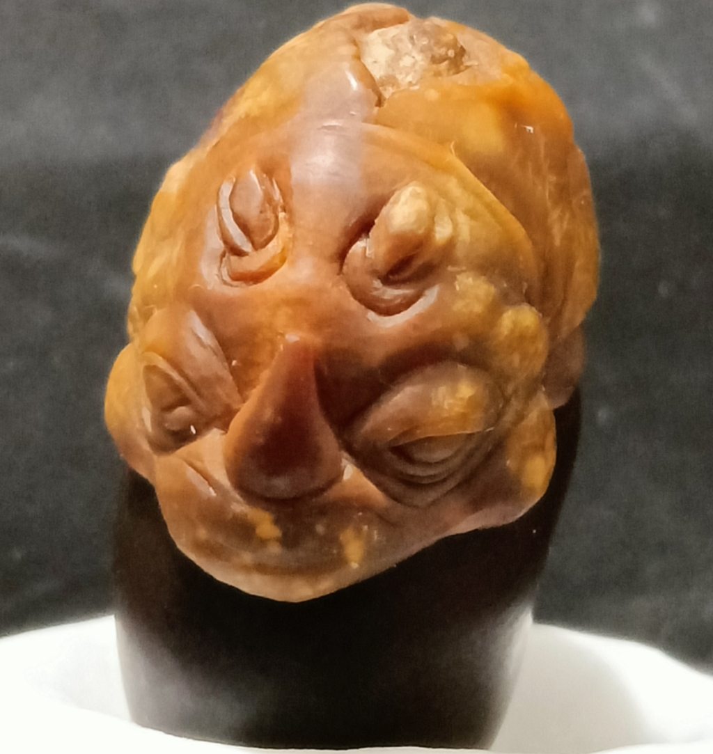 缅茄雕刻文玩犀牛