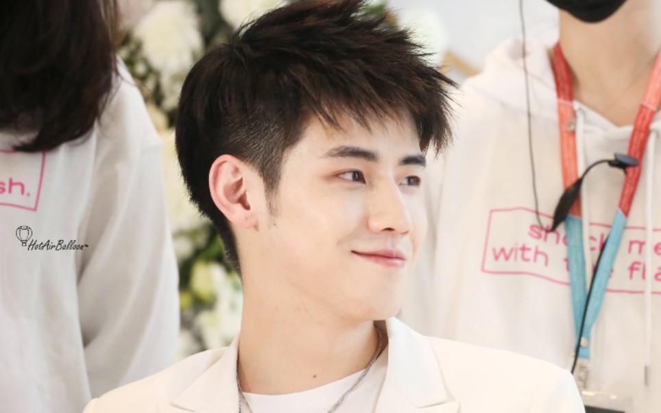 任豪191215重庆签售会focus