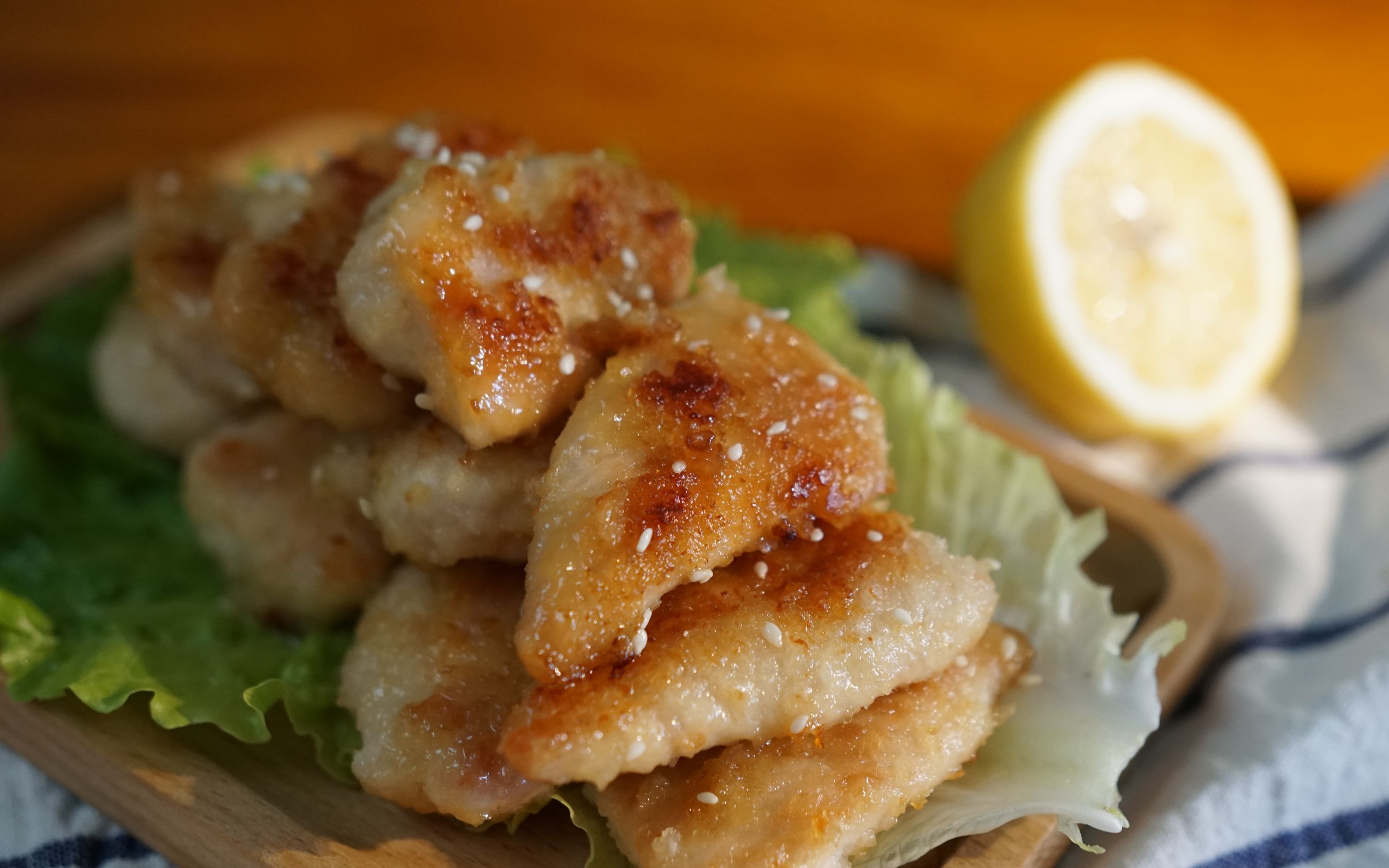 外酥里嫩的柠檬鸡块再来上一杯冰阔乐这样的假期生活赞