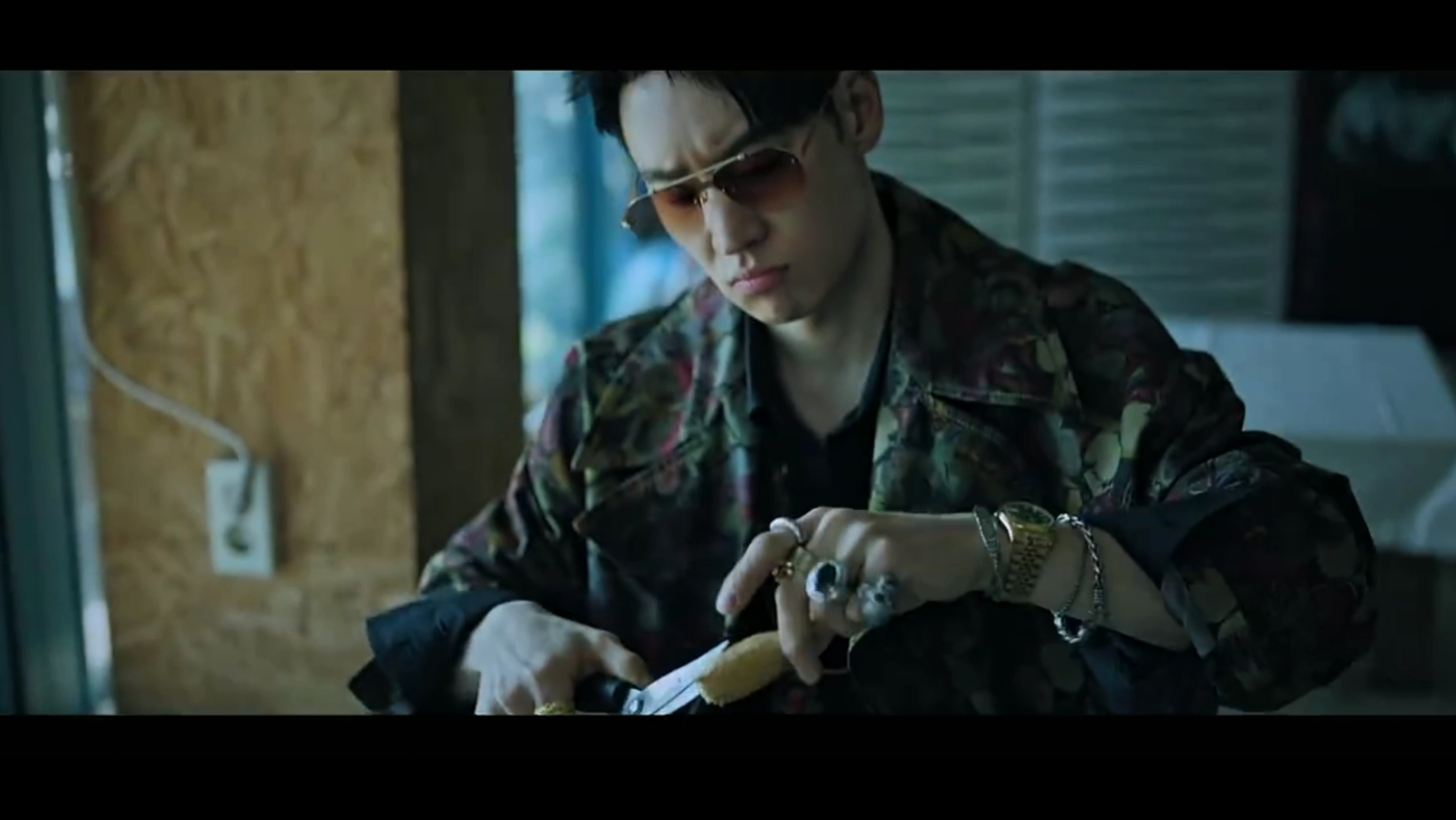 王道吉的美男吃饭图