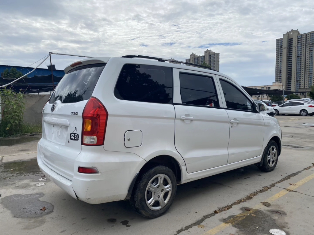 15年10月东风风光330,手动1.3经济10万公里实用1.48w