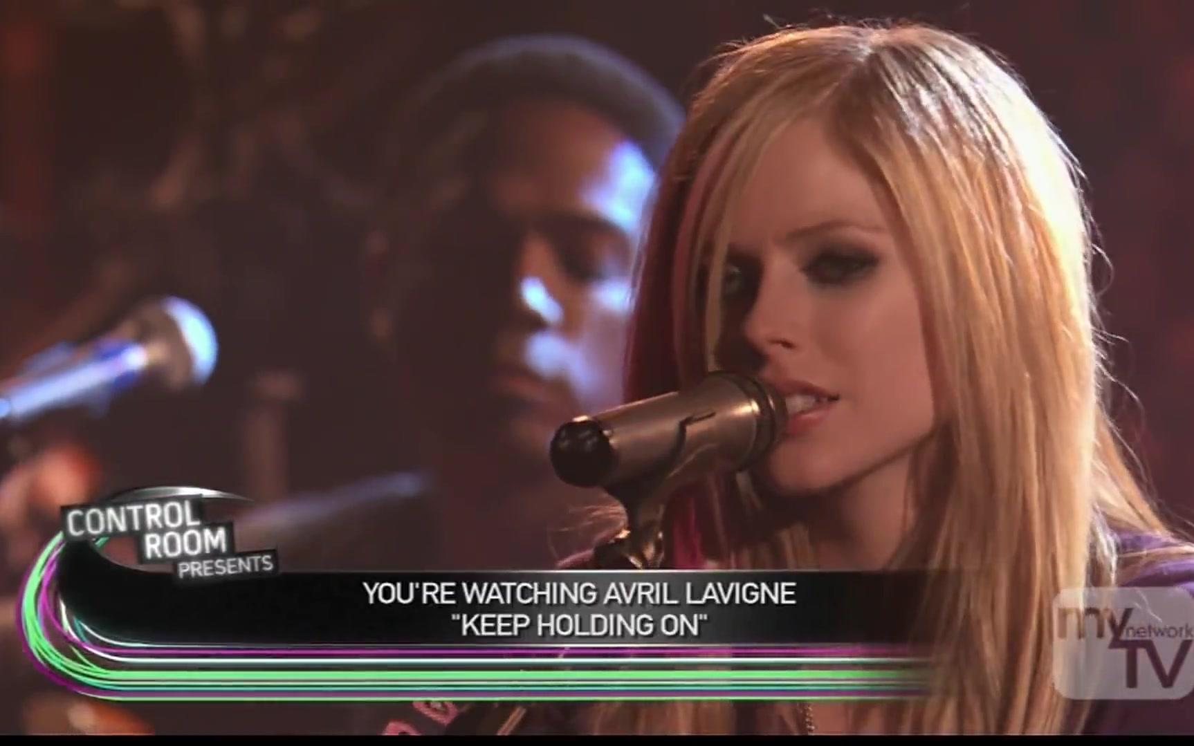 [图]【超好听】Avril Lavigne - Keep Holding On 2007