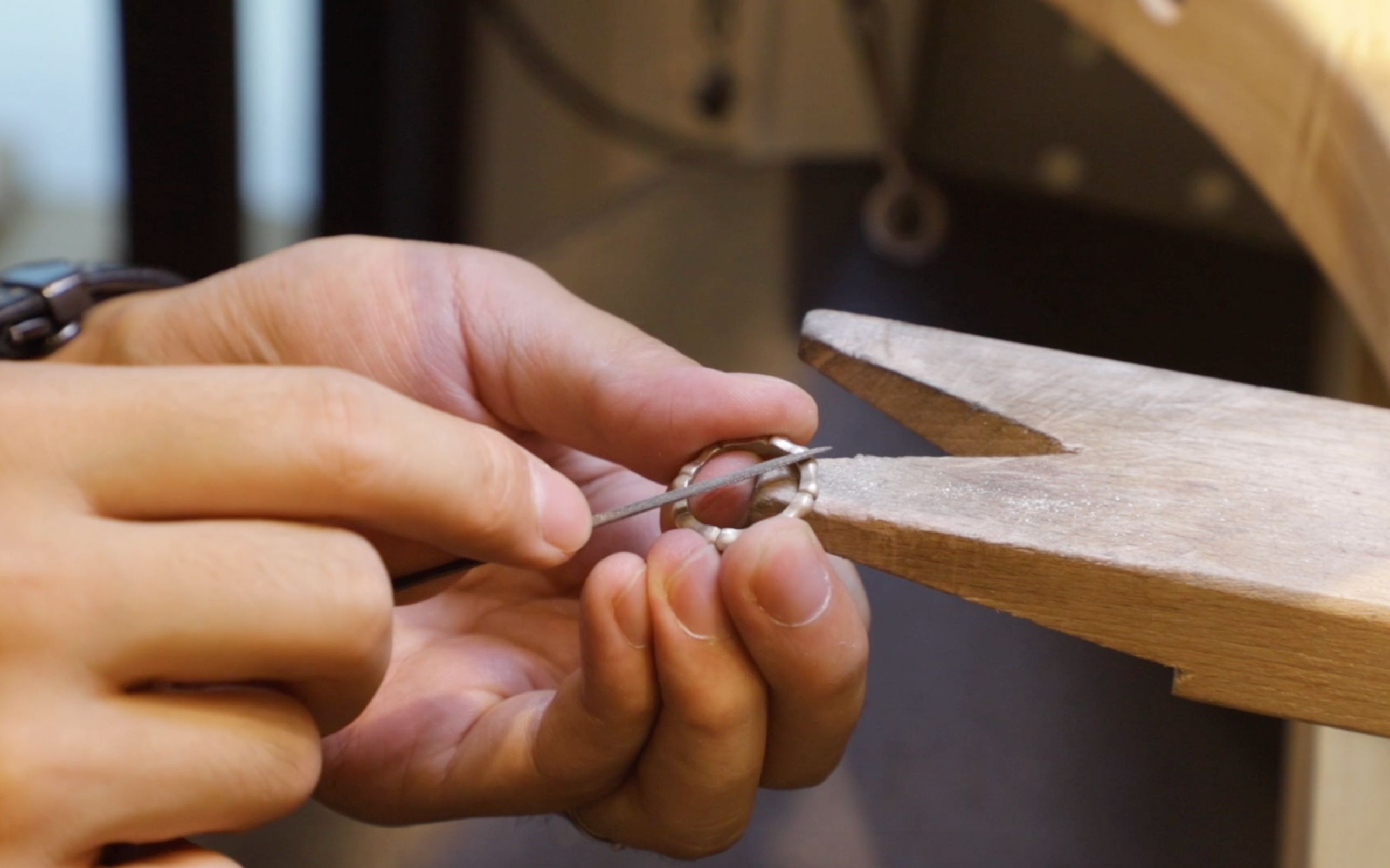 匠人匠心90后独立首饰设计师以自然为灵感用匠心诠释设计