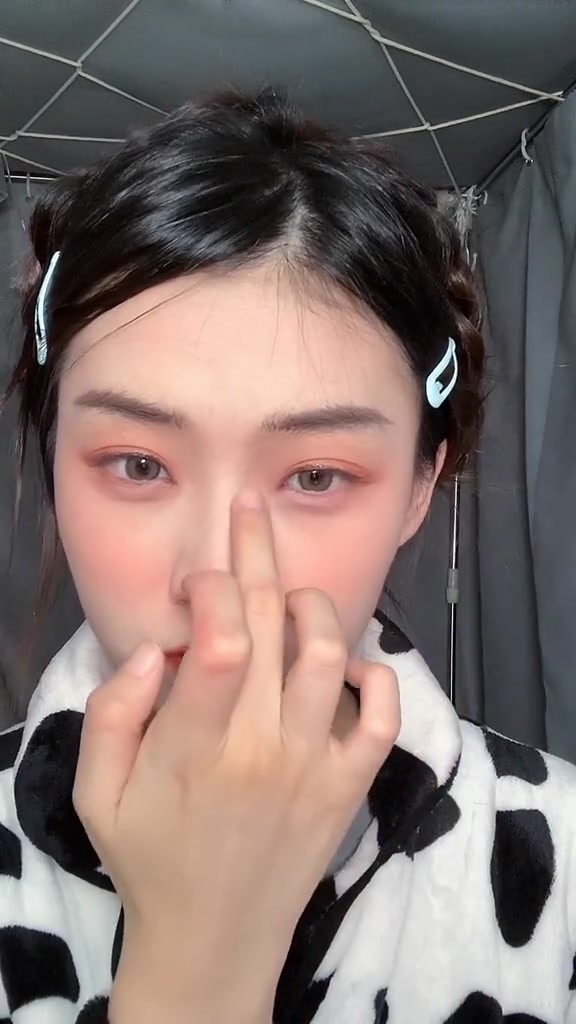 永野芽郁仙女落泪的仿妆教程来了 楚楚可怜的日系氛围感妆容 美女们快