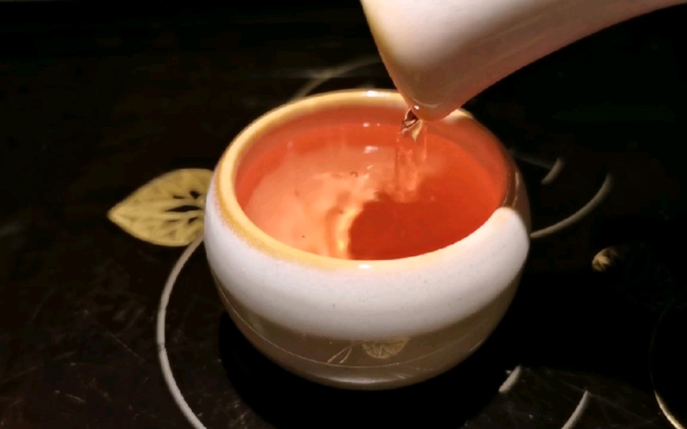 小酌一壶桃花醉焚香品点享悠闲