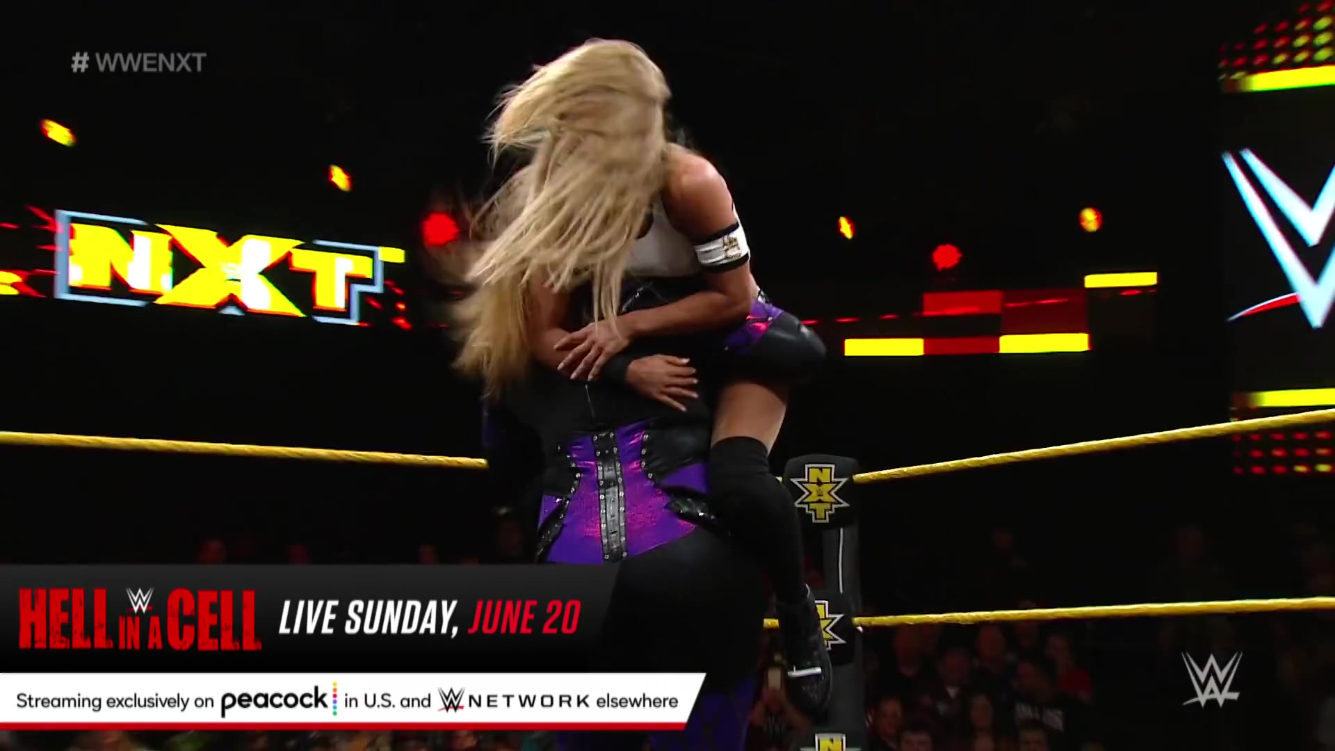 [图]FULL MATCH - Nia Jax vs. Alexa Bliss vs. Carmella - Triple Threat Match: NXT, Ma