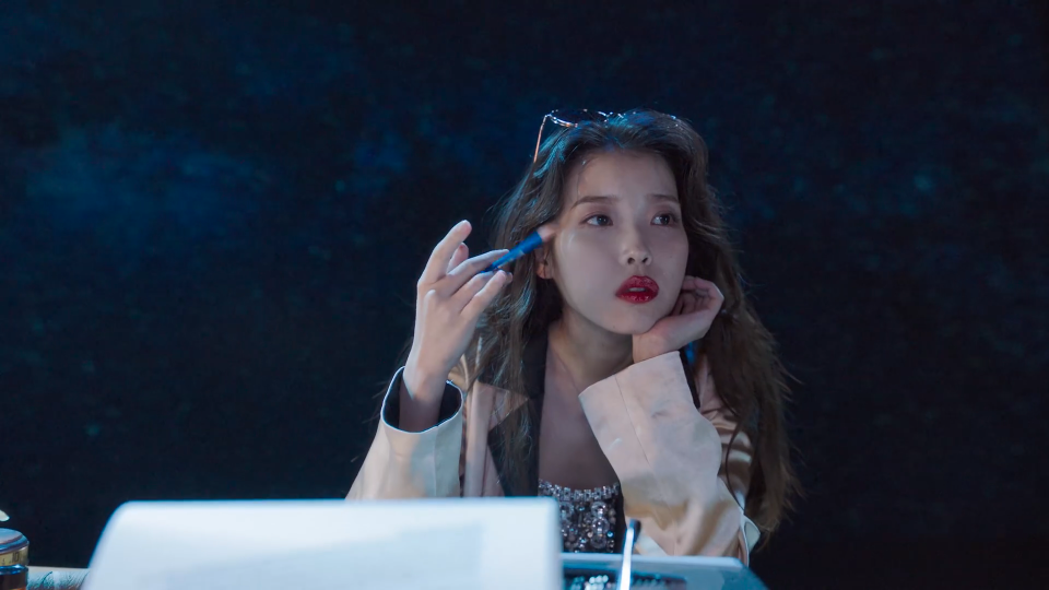 [iu]iu09090909上次回归专辑的主打歌mv,非常nice哦9595