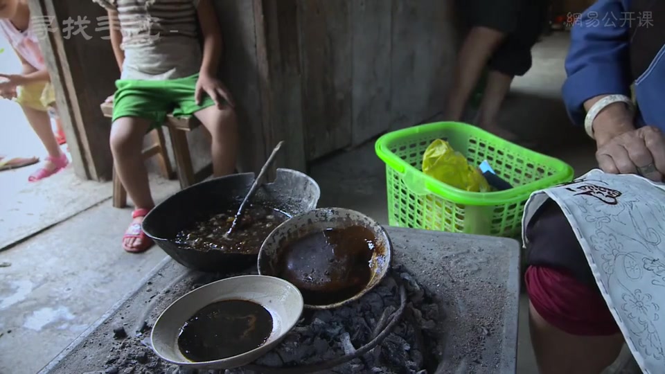 [图]旅游纪录片《寻找手艺》一部行走式的纪录片，讲述三个纪录片的外行，寻找拍摄199名手艺人的故事